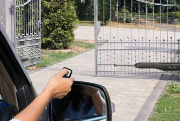 The Ultimate Guide to Choosing the Right Gate Opener: Comparing Models and Features