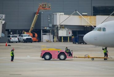4 Reasons Why Aircraft Tugs Are Used in Aviation